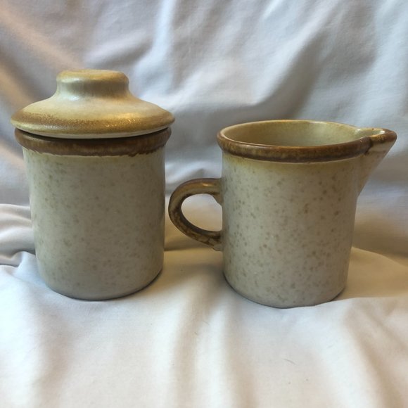 Chatham Pottery Vintage Flower and Pine Creamer and Sugar set - Picture 7 of 11